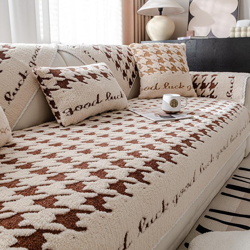 

Thickened Fleece Sofa Cover Towel Full Cover Cloth Light Luxury High-Grade Sofa Cover Non-Slip Anti-Scratching Sofa Cushion 70*70