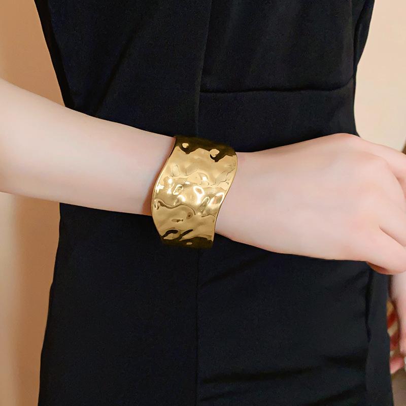 European and American Metal Flower Bracelet Exaggerated Niche High-end Bracelet Arm Ring Design Temperament Jewelry