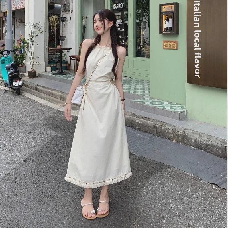 Damen Neckholder Quastenkleid: Hohle Taille, Bindegürtel, Slim Fit Langer Rock, Urlaubsstil.