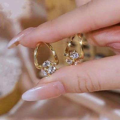 Orecchini a Polsino Triangolari Coreani Placcati in Oro Vero - Design di Lusso con Alto Stile per Donne
