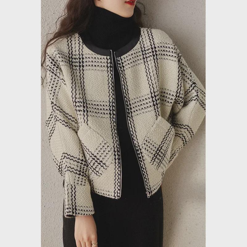 Elegant Black and White Checkered Bat Sleeve Wool Coat