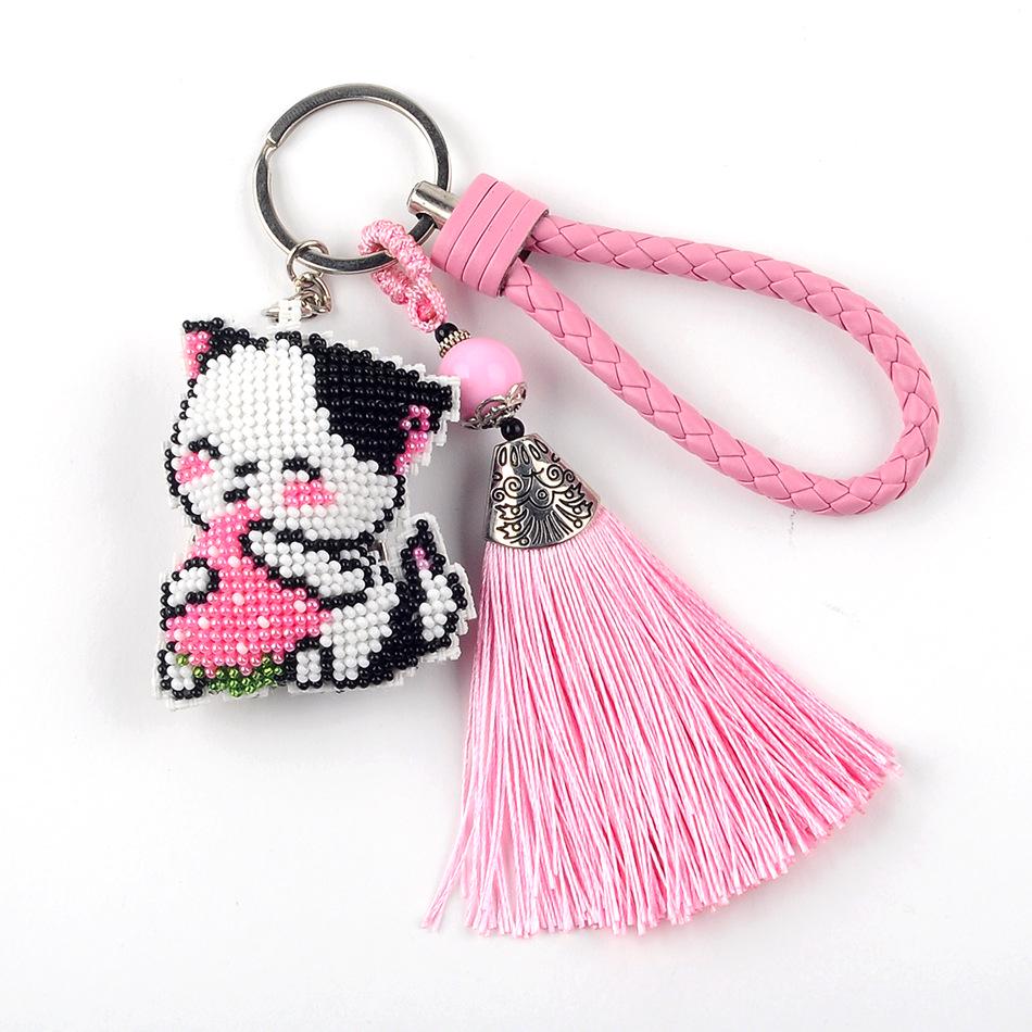 Couple Keychain Strawberry Cat Pendant with Beaded Cross-stitch for Car Key Decoration