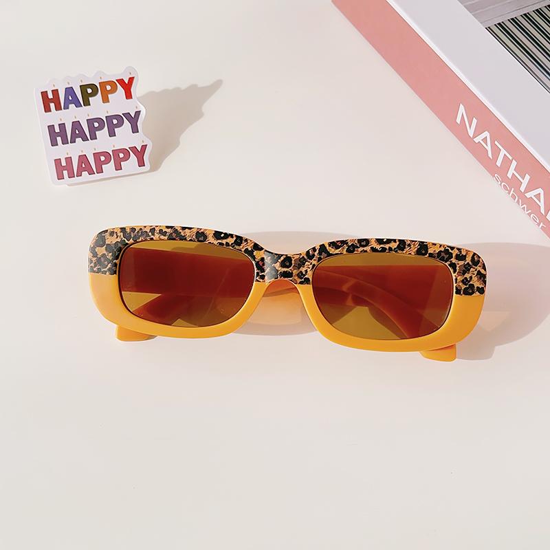 

Cute Vintage Frosted Rectangle Kids Sunglasses UV400 Protection Fashion Children Eyewear For Boys Girls Outdoor Beach Holiday 0-10 Years old коричневый