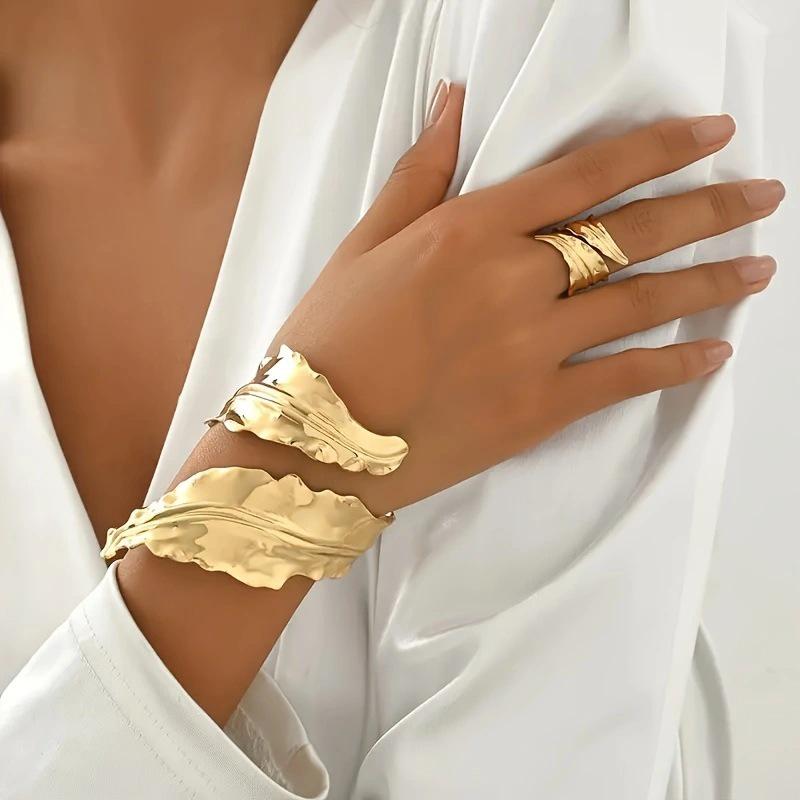 Elegant Gold Bracelet and Ring Set: European Design, Exaggerated, Lightweight, Luxury Two-Piece Jewelry