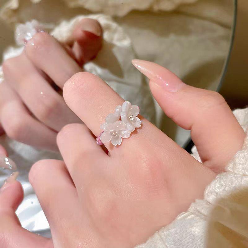 

Fresh Simple Acrylic Wind Chime Flower Elastic Rings Hand Woven Glass Bead Stretchable Women s Ring Y2K Aesthetic Jewelry Gifts