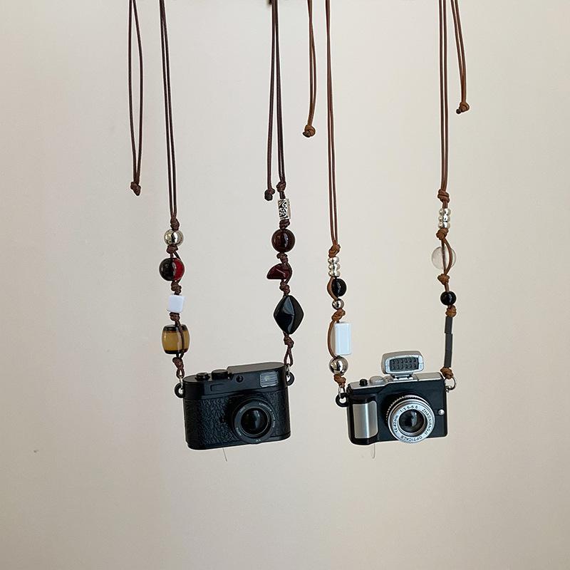 Design Sense Click Flash Sound Camera Pendant Necklace Female Niche Retro Personality Versatile Neck Chain Sweater Chain