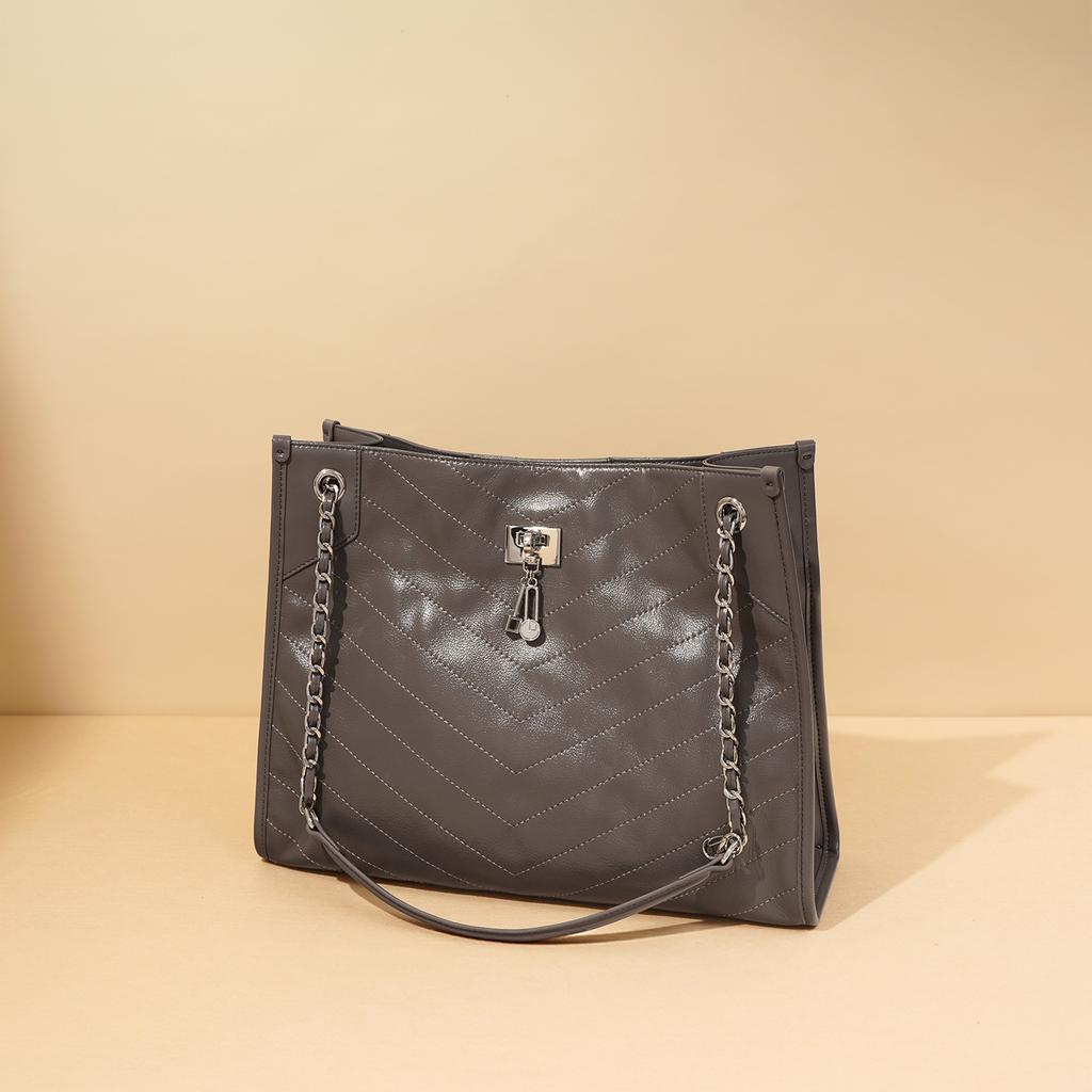 Large Capacity Diamond Chain Bag for Women with Niche Fashion Commuting One-shoulder Crossbody Stray Tote Bag