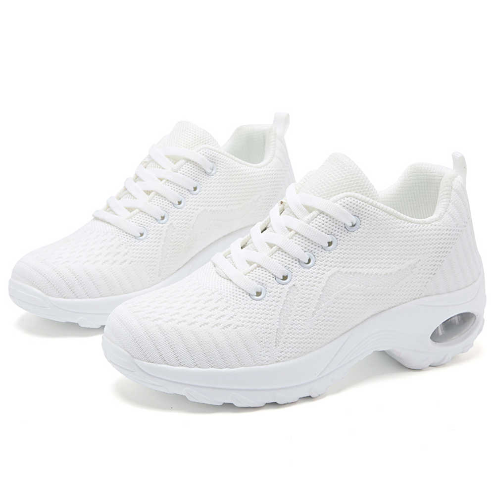 Fashion Thick Bottom Soft Basketball Size 48 Vulcanize Women Sneakers Sneakers White Ladies Shoes Sport Wholesale Loafers Clearance