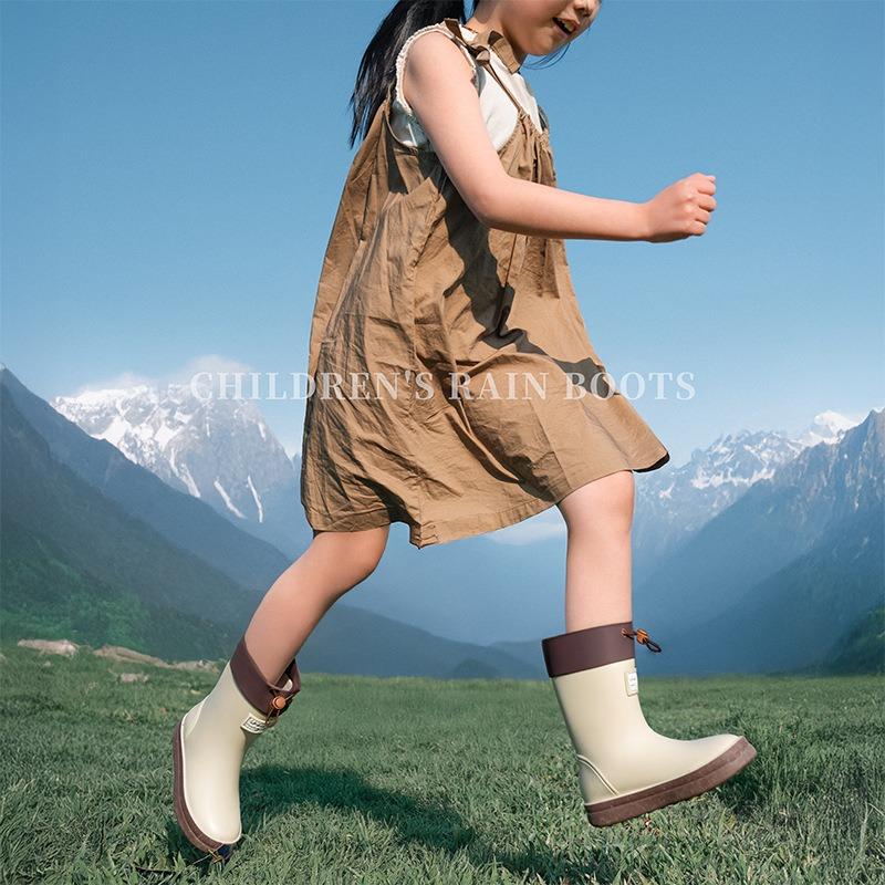 Children's outdoor bundle waterproof shoes fashionable boys and girls rain boots children's high soft-soled rubber rain shoes factory