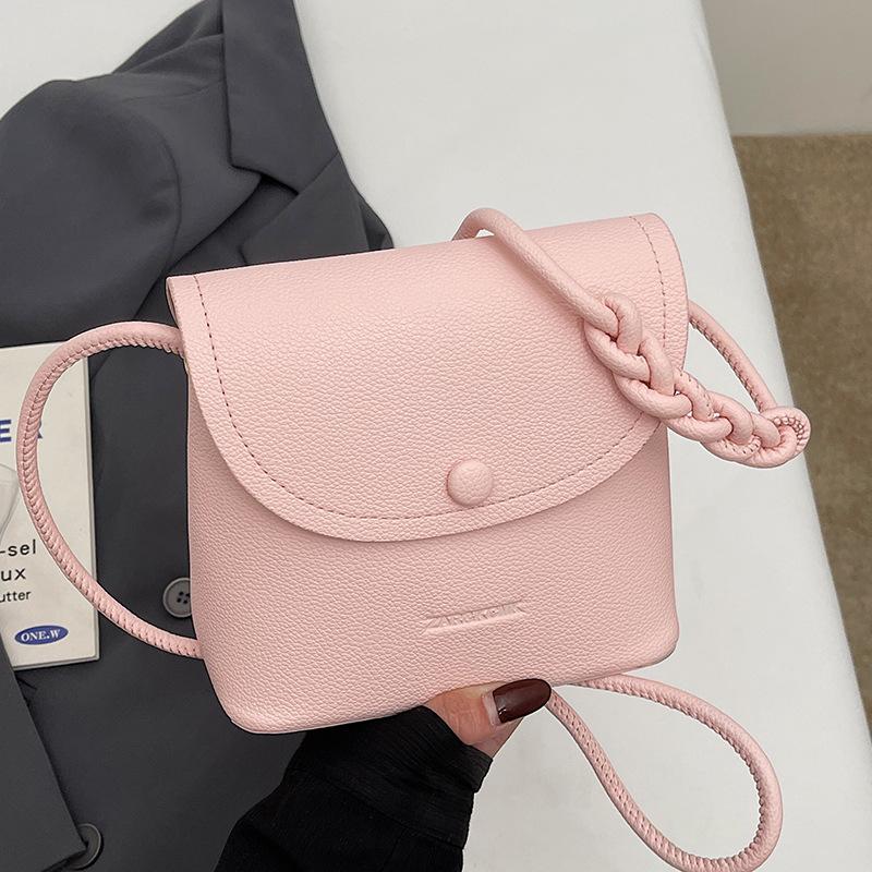 Popular wholesale fashion niche simple style exquisite portable bucket bag casual versatile women commuter messenger bag