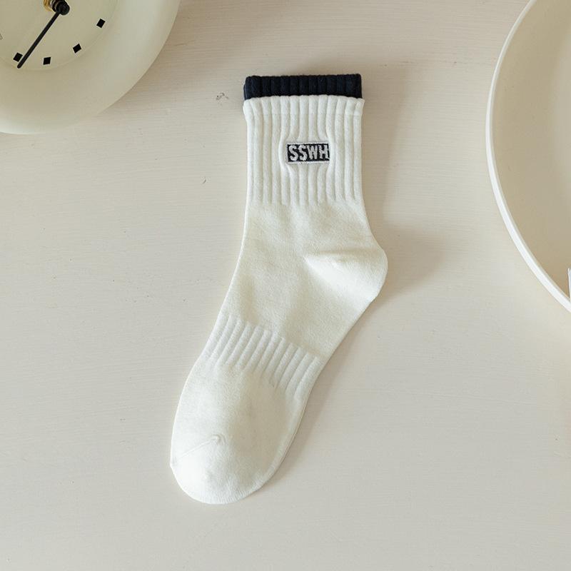 Female Spring and Autumn Embroidery Movement White Boneless Cotton Tube Socks