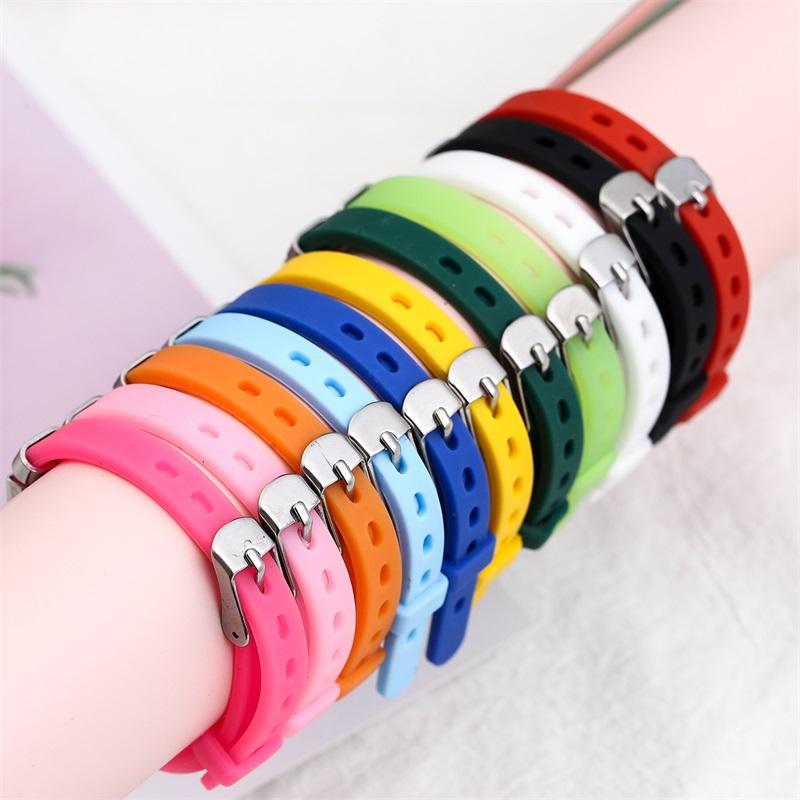 Benutzerdefiniertes Silikonarmband, individuelles Kinder-ID-Namensarmband für Mädchen, verstellbares Armband mit graviertem Namen aus Edelstahl