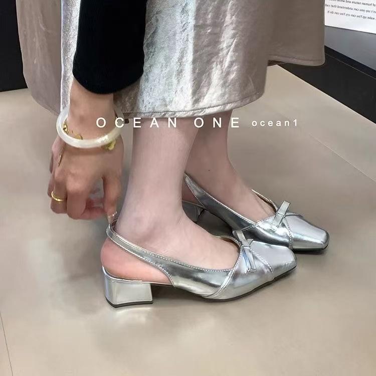 

Square head bow thick heel bag head sandals women s summer new light mouth with skirt empty single shoes 40 серебряный