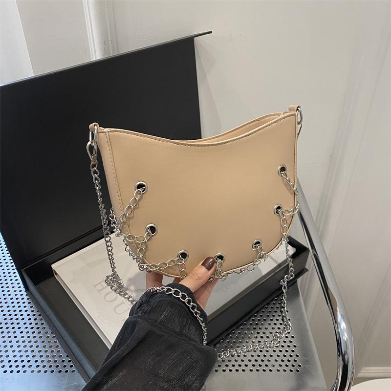 New Temperament Metal Chain Bag  Air-eye One-shoulder Crossbody Bag, Fashionable   Cool and Personalized French Saddle Bag