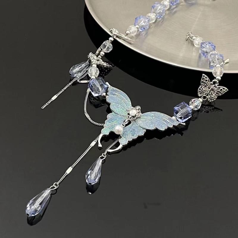 GemChic Women's Pendant Necklace Ladies Sweet Blue Crystal Butterfly Necklace Clavicle Chain Birthday Christmas Jewelry Gift