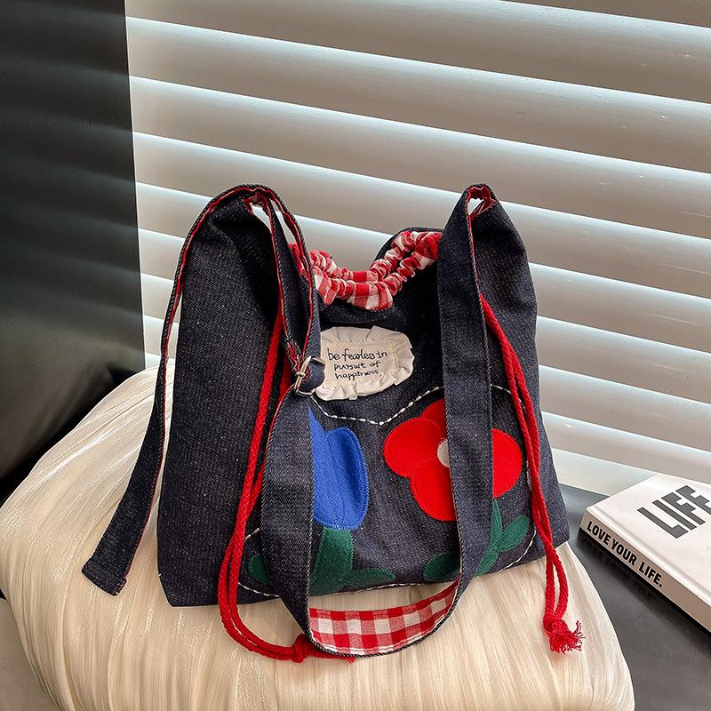 

Индивидуальность, простая текстура, иностранный стиль, модная и вместительная сумка 2025 лето новая женская повседневная на плечо, сумка-мессенджер синий