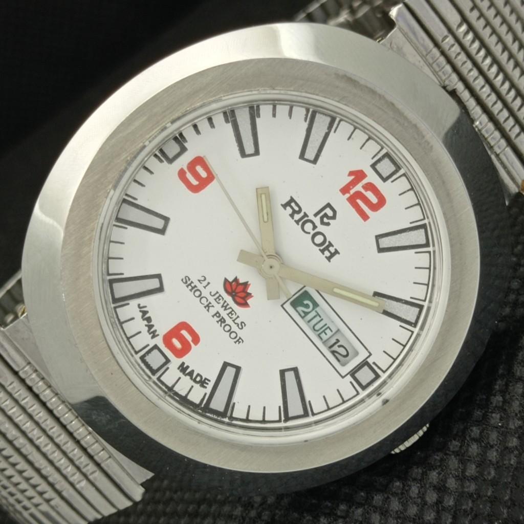 

Б/У RICOH AUTOMATIC JAPAN MENS OVAL SHARE WATCH a309662-1 Sku587f-a309662