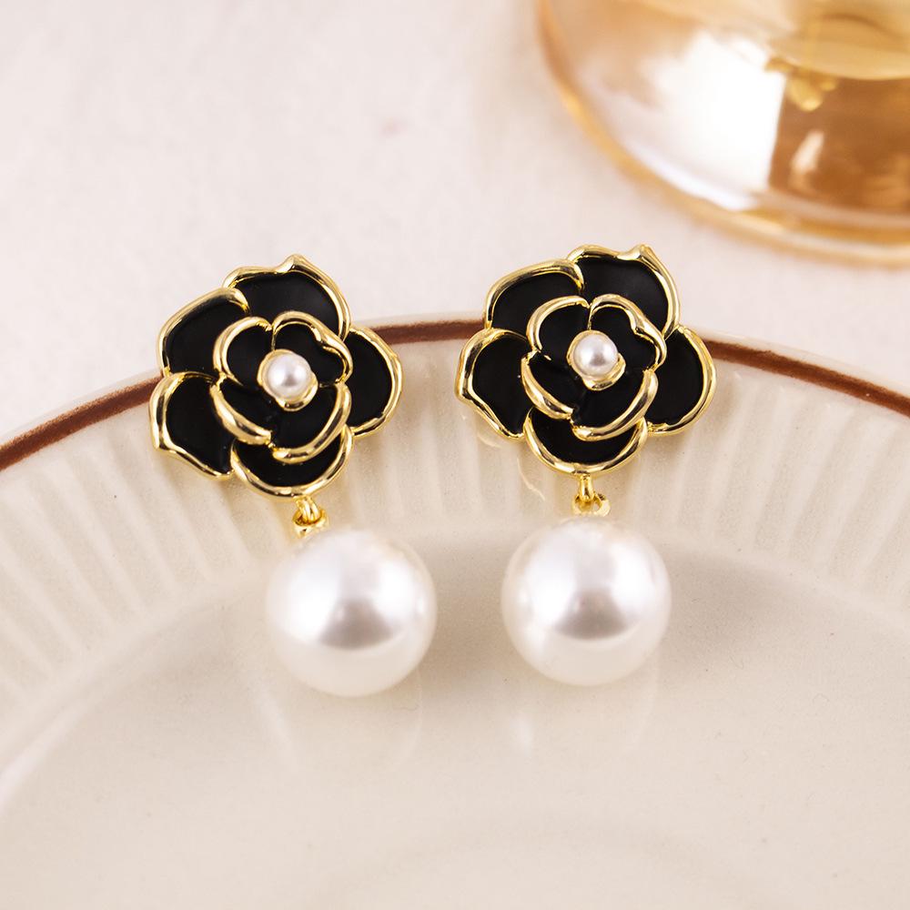 High-Grade Green Floral Pearl Earrings - Silver Needle Lily of the Valley and Tulip Design