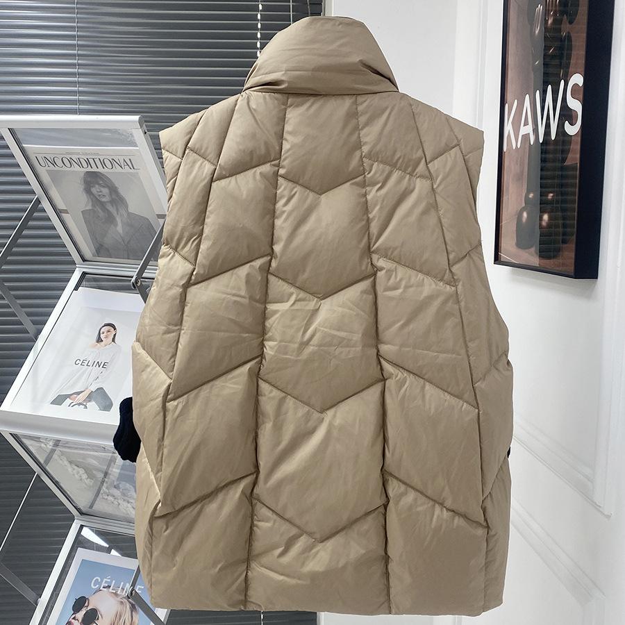 New products in autumn and winter 2024 are fashionable and loose, short stand-up collar down white duck down vest, and women's vest outside the vest.