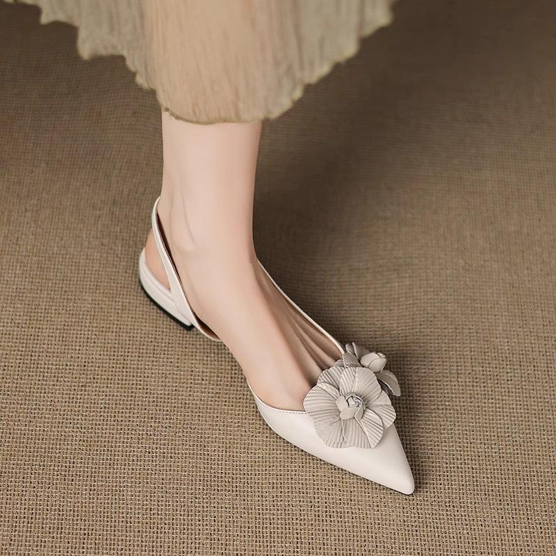 

French fashion flower looking thin pointed head low heel versatile single shoes women s 2025 summer flat bottom with skirt bag head sandals 40 белый