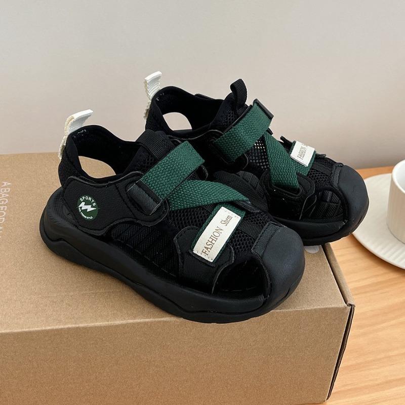 New Summer Boys' Closed-Toe Sandals - Hollow-Out Sports Beach Shoes with Breathable Mesh for Casual Wear