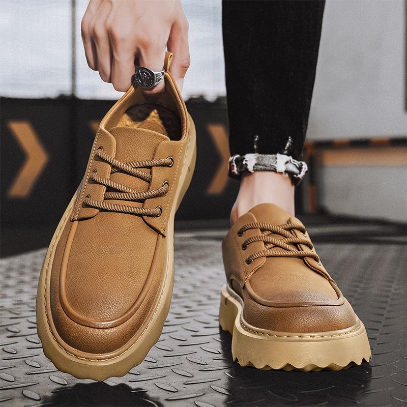 Herrskor höst 2025 nya mångsidiga brittiska vardagliga läderskor herrarnas mode boardskor plattform sport arbete trendiga skor