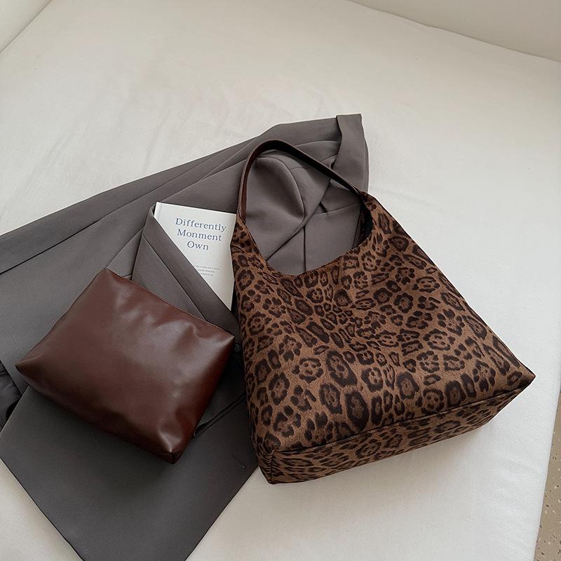 Tote Bag, Fashionable and Casual, Large-capacity Single-shoulder Bag, High-end Underarm Bag