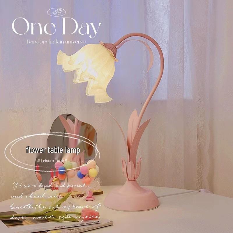 Romantic Floral LED Bedside Lamp for Girly Rooms – Pastoral Style Atmosphere Lighting