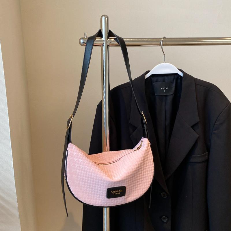 Elegant Pink 2024 New Casual Dumpling Bag For Women Ideal For Commuting And Outings Pink
