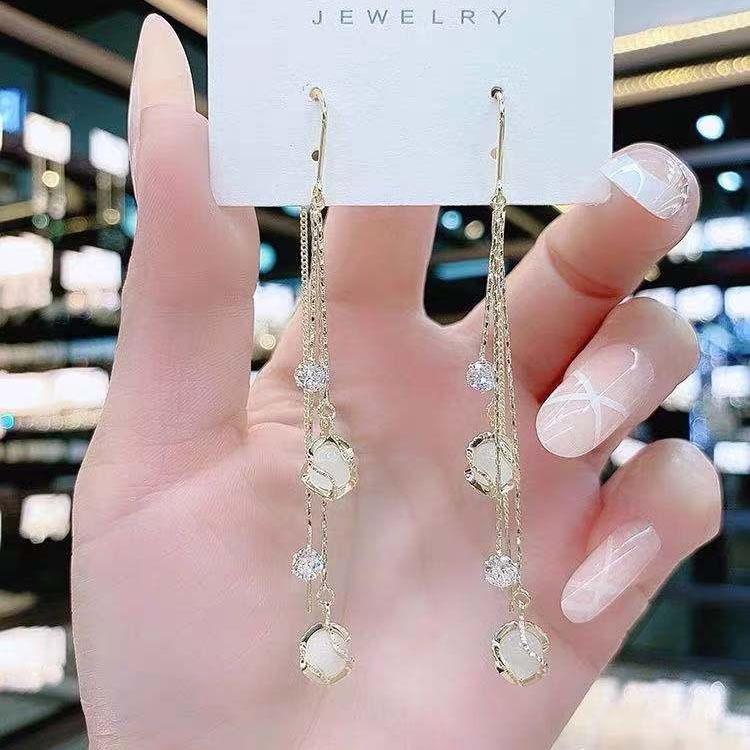 

Korean Cat s Eye Dangle Earrings: Trendy, High-End Women s Silver Needle Ear Line