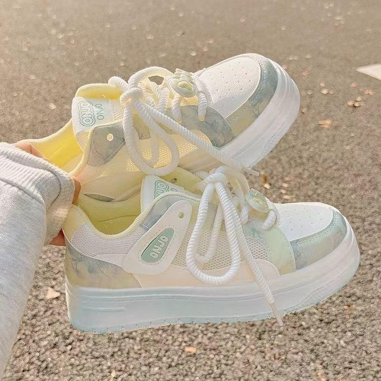 Summer Women's Shoes Little White Shoes Women's New Breathable Shoes Mesh Mesh Shoes with Skirts Board Shoes Versatile Sports Shoes