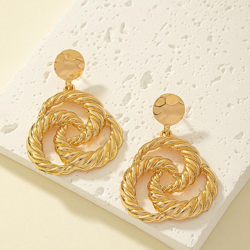 Niche Design Twist Geometric Circle Earrings for Women Korean Style Internet Celebrity Cold Style Fashion Retro Earrings Earrings