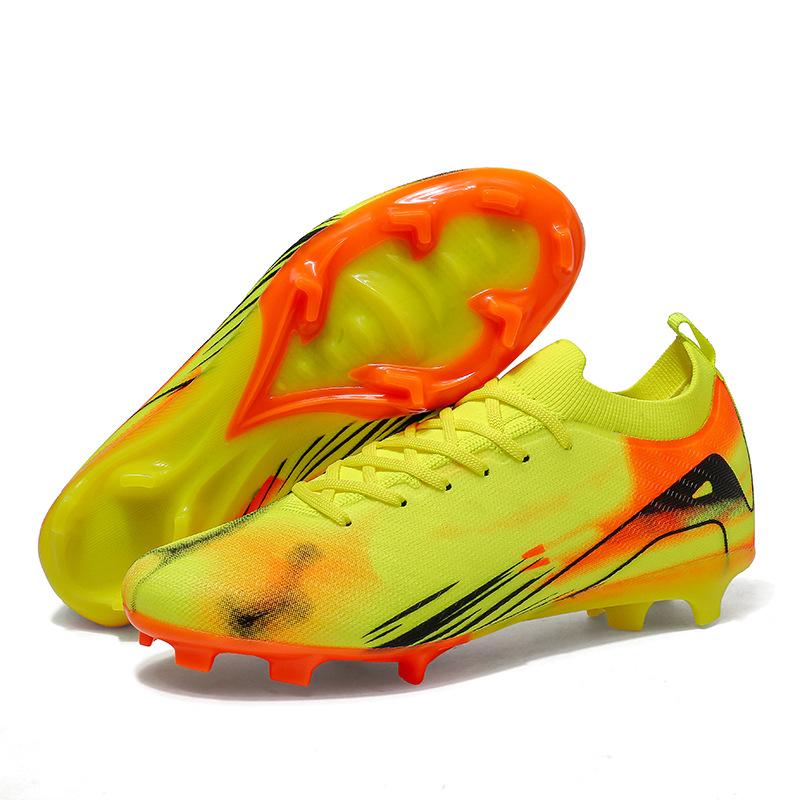 Amazon Xiyin seamless fly-woven football shoes low-top spikes artificial turf sports student men's training shoes