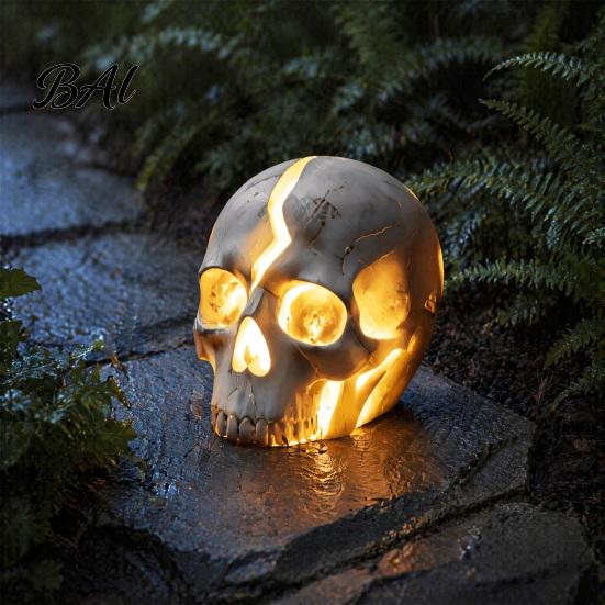 Outdoor Fairytale Garden Accents Cracked Skull Solar Light, Resin Halloween Pathway Lamp for Powered Yard Decor Patio Flower Bed, Waterproof