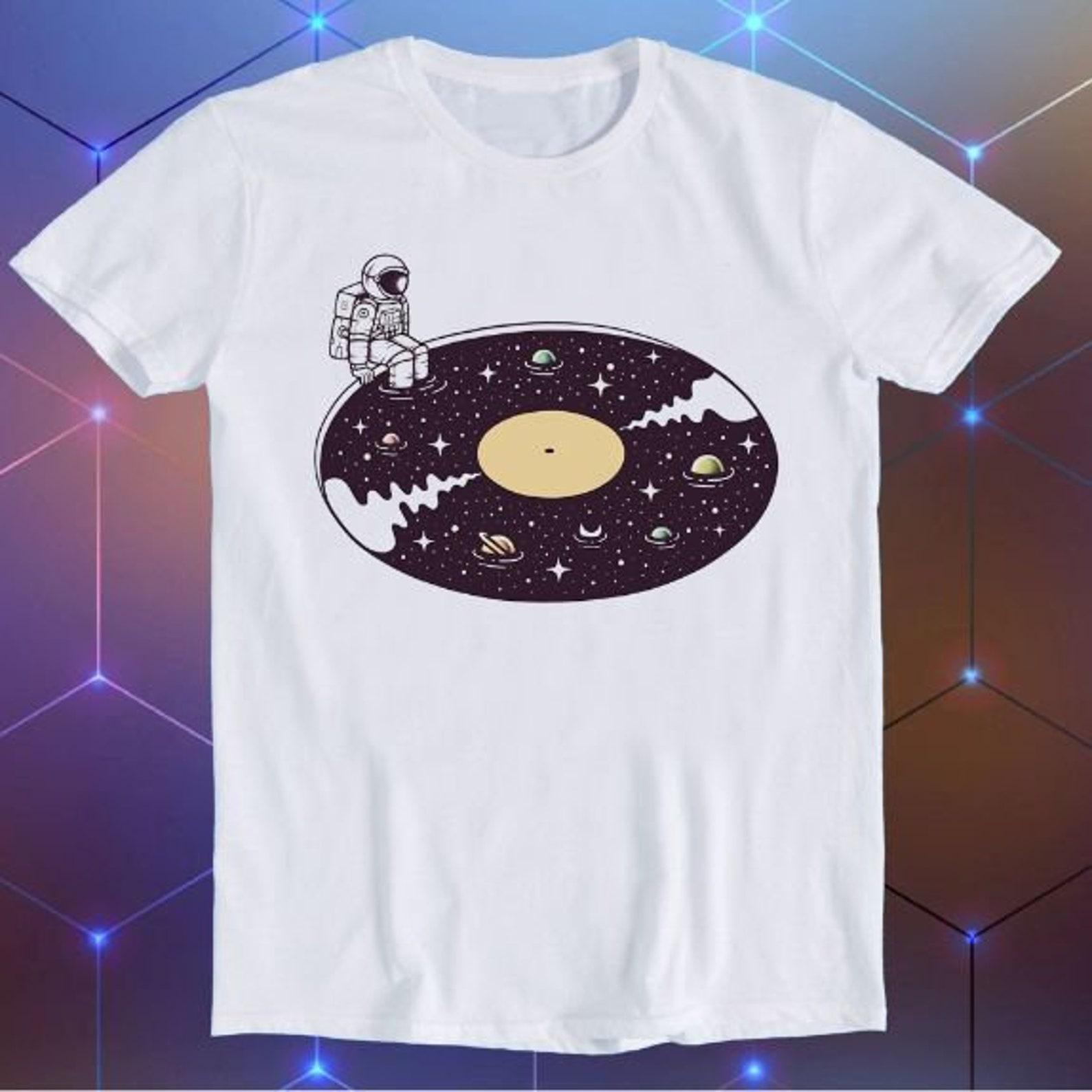 Cosmic Sound Vinly Astronaut Planets Solar System Sun Meme Funny Gift T-Shirt E582 3XL