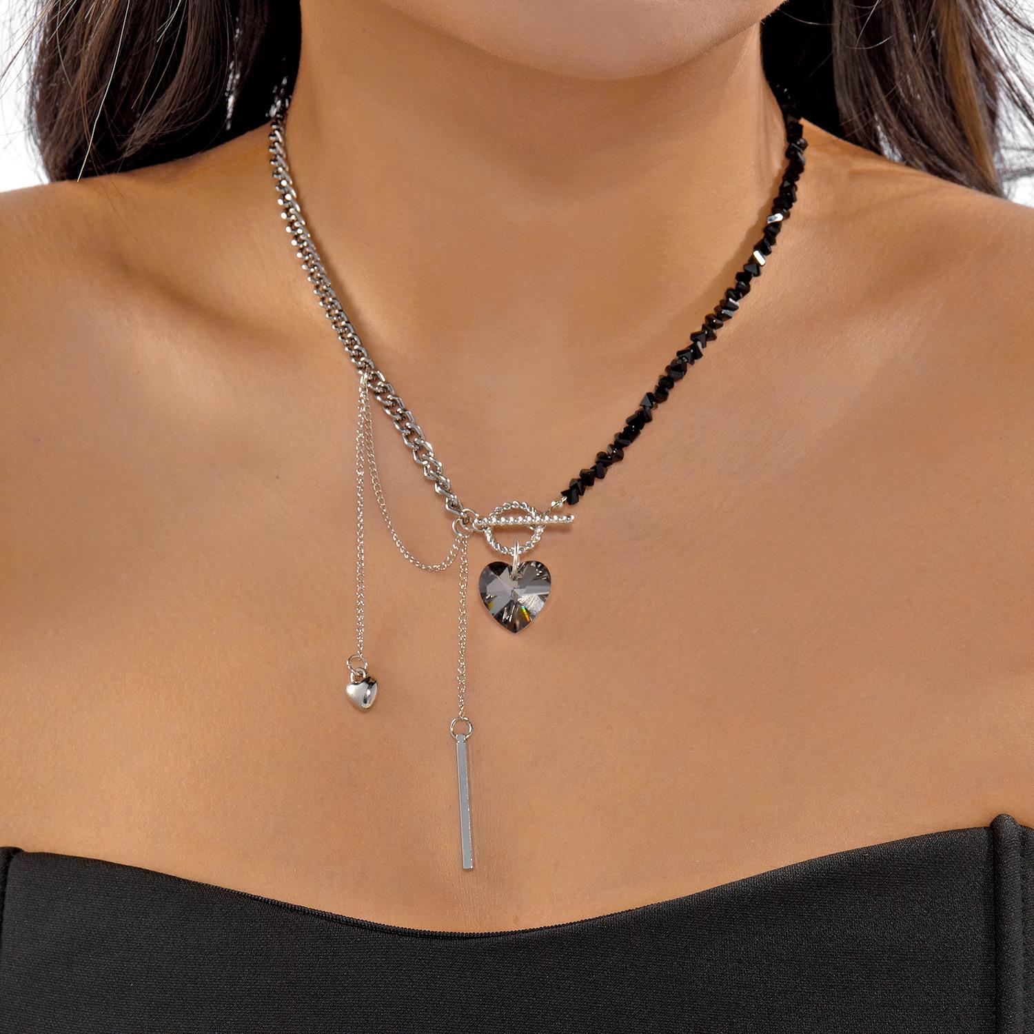 Европейский и американский дизайн. Неправильное бусинное ожерелье с деталями в виде ретро-сердца, звезды, гравия и кисточки на ключичной цепи.