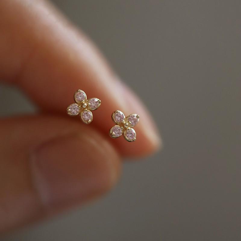 925 Silver Needle Simple Small Stud Earrings Round Cubic Zirconia Minimalist Stud Earrings Gift for Her