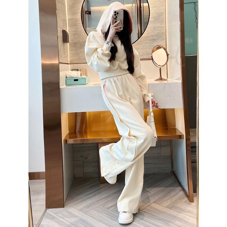 Korean Style Fashion Short Sweatshirt and  Pants Set for Women's Leisure Wear