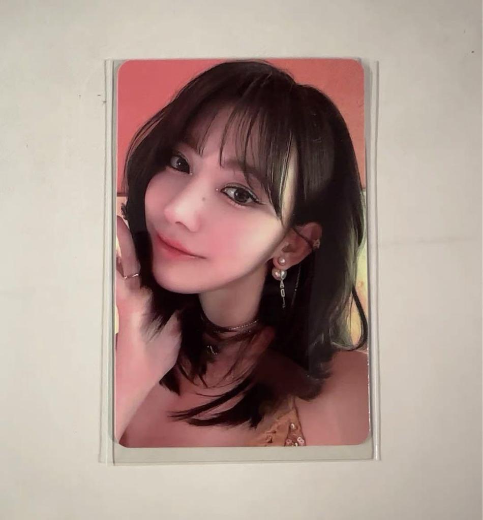 [USED] LESSERAFIM Sakura HOT China idoustage1.0 Limited Trading Card