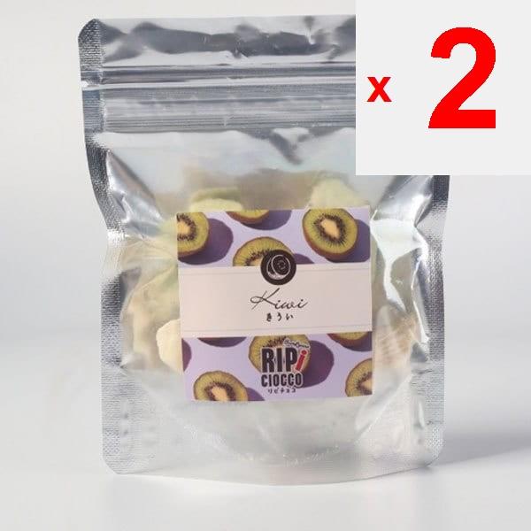 

Воно. Lipichocolate Kiwi 35g New Sweets. Заморожені фрукти занурені в білий шоколад для створення нових солодощів. Заморожені фрукти занурені в білий 2