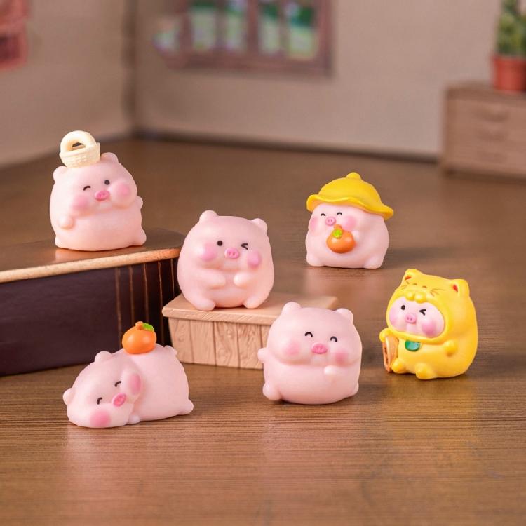 PVC Mini Pig Figurine Handmade Craft Lucky Charm Desktop Car Interior Decors Table Top Mini Garden Arrangements