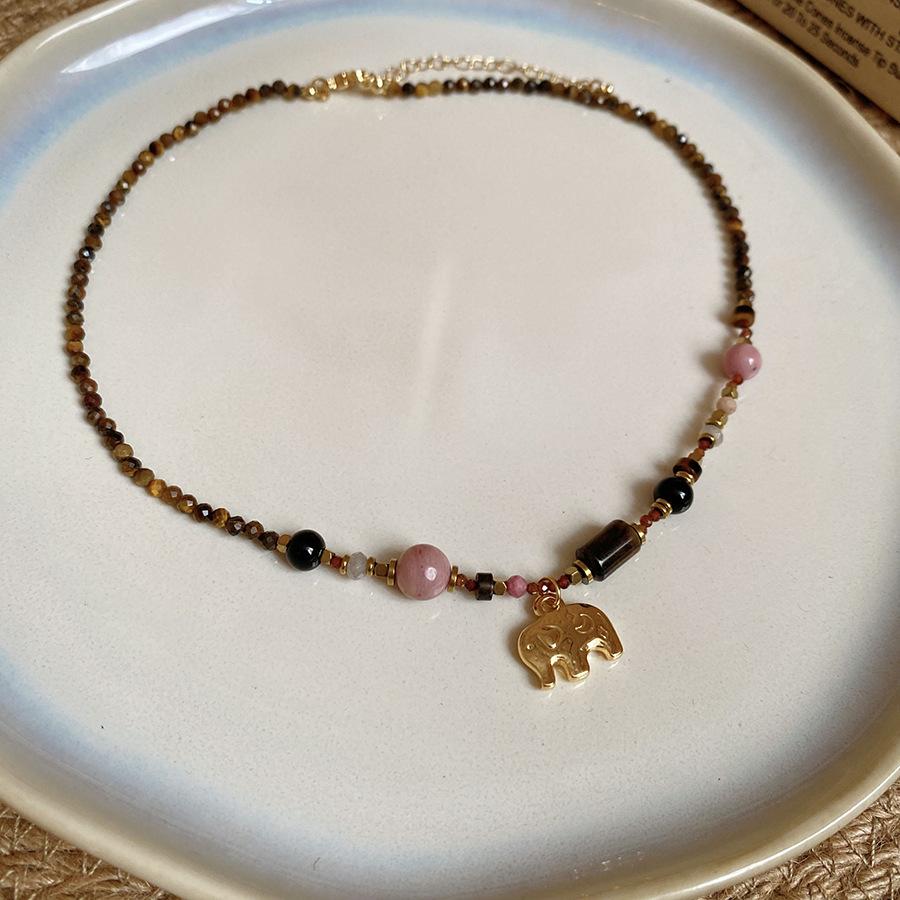 New Sun Pendant Necklace with Mirad Style, Versatile Clavicle Chain, and Niche Jewelry