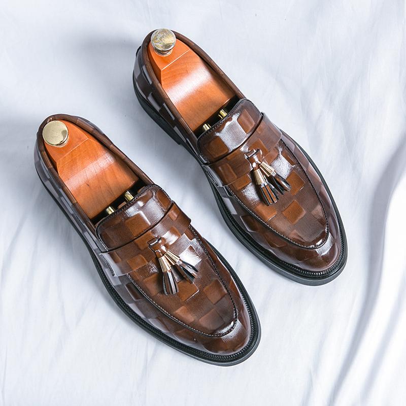 Fashion Men Tassel Loafers Mens Wedding Shoes Gentleman Man Shoes Slip-On Formal Classic Leather Shoes Tassel Mocassin Fashion Men Shoes