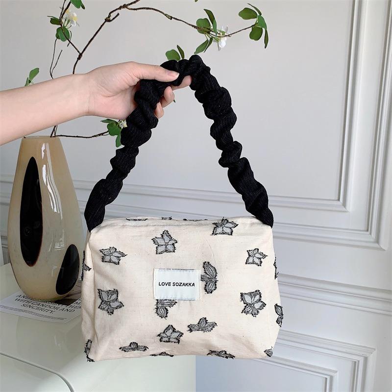 

New textured canvas shoulder bag pleated retro underarm bag portable shopping bag literary women s tote bag