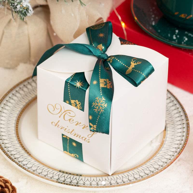 Christmas Apple Gift Box for Kids - Creative Holiday Packaging with Candy Bag