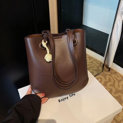 Premium Retro Large-capacity Bag Women's New Fashion Commuter Shoulder Bag Autumn and Winter Portable Bucket Bag