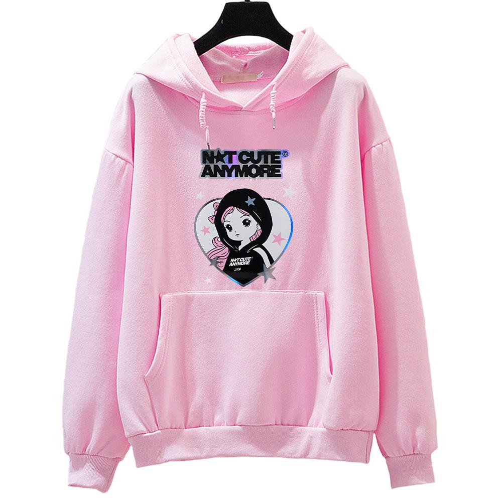 

Корея K-pop ILLIT Толстовки Группа ILLIT Больше не милые Принт Одежда Мужчины Женщины Тренд Y2k Пуловер Унисекс Повседневный Флис Уличная одежда XS розовый