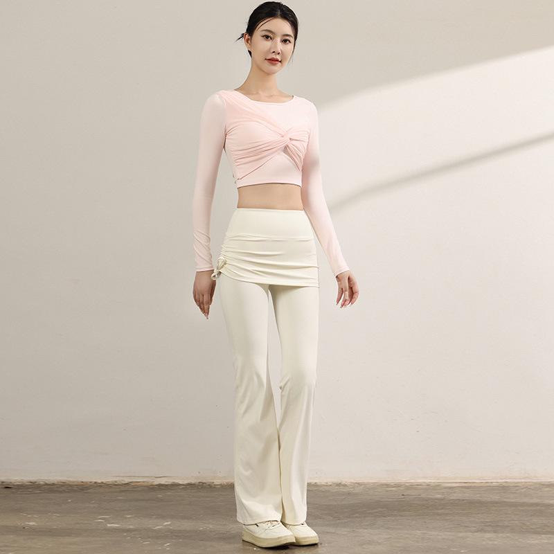 Yoga Set: Long Sleeve Sports Top with Built-in Bra, Slimming Fit, Beautiful Back Mesh for Pilates Training