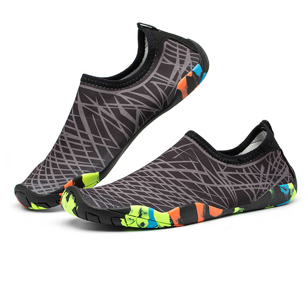 Fashion Man Summer Home Slippers Floor Sandals Shoes Tenis Gym Sneakers Sports Exercise Trending Products Zapatiilas Comfortable