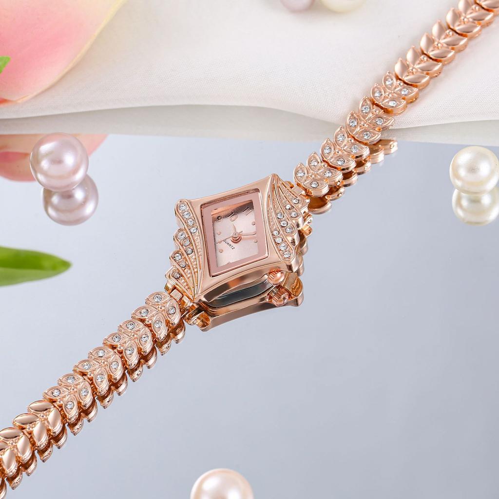 Fashion Luxury Watches for Women Crystal Quartz Rhombus Bracelet Wrist Watch Gold Diamond Creative Bangle Watch Relogio Feminino
